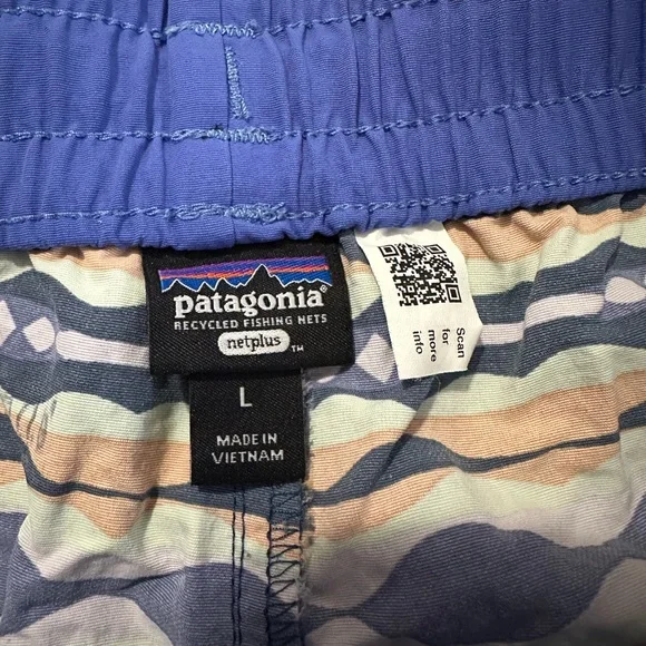 Girls' Costa Rica Baggies™ Shorts
Patagonia 
COHB | Style No. 67088
Size large - Picture 6 of 8